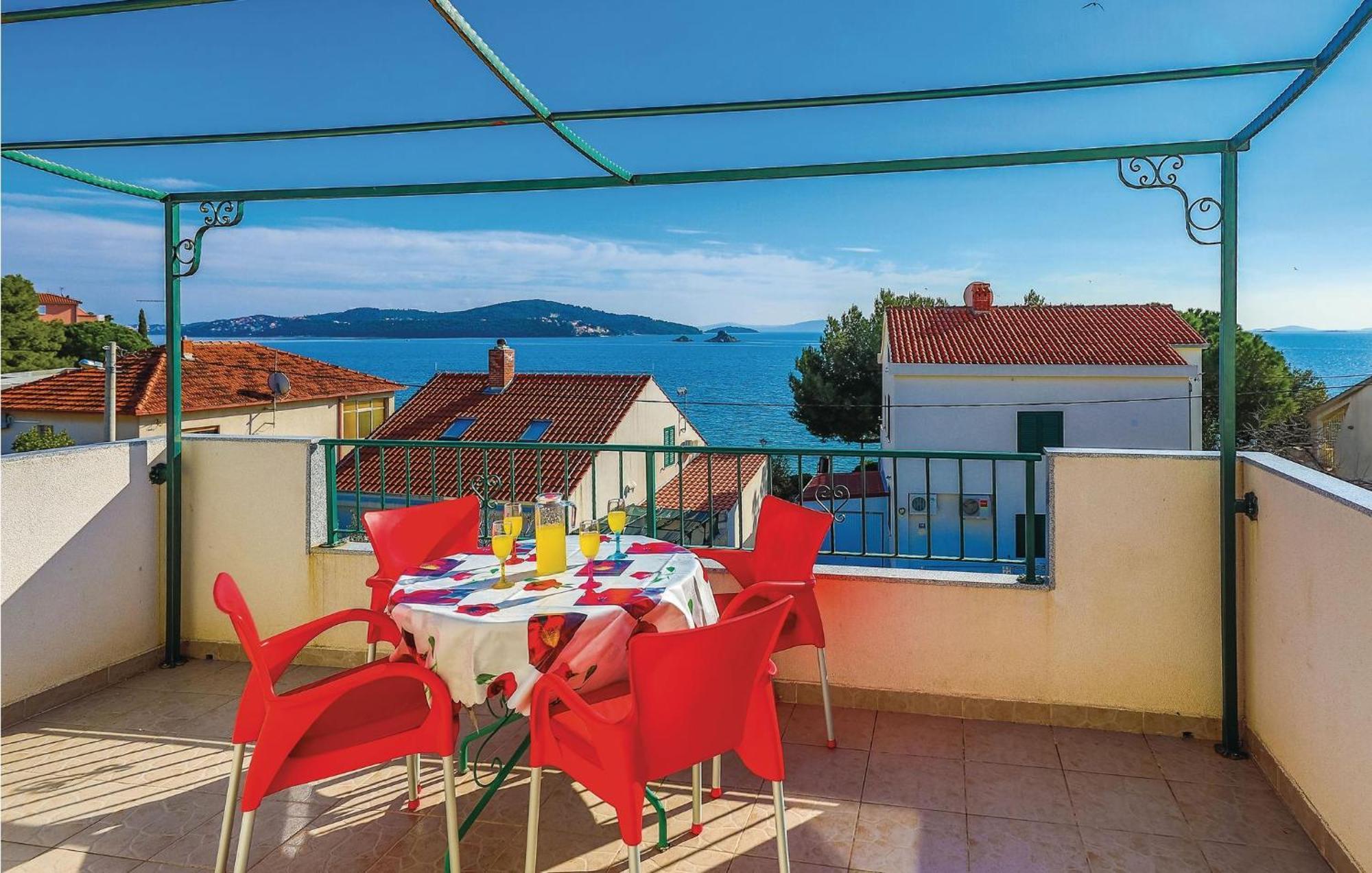 Gorgeous Apartment In Seget Vranjica Zewnętrze zdjęcie